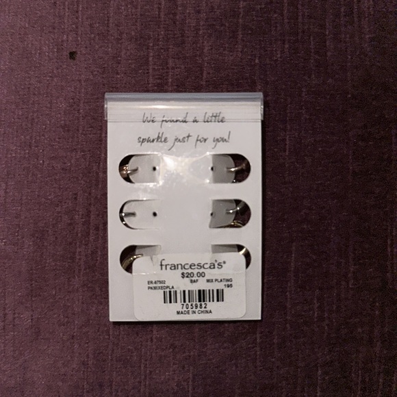 Francesca’s Mini Hoops - Picture 2 of 4